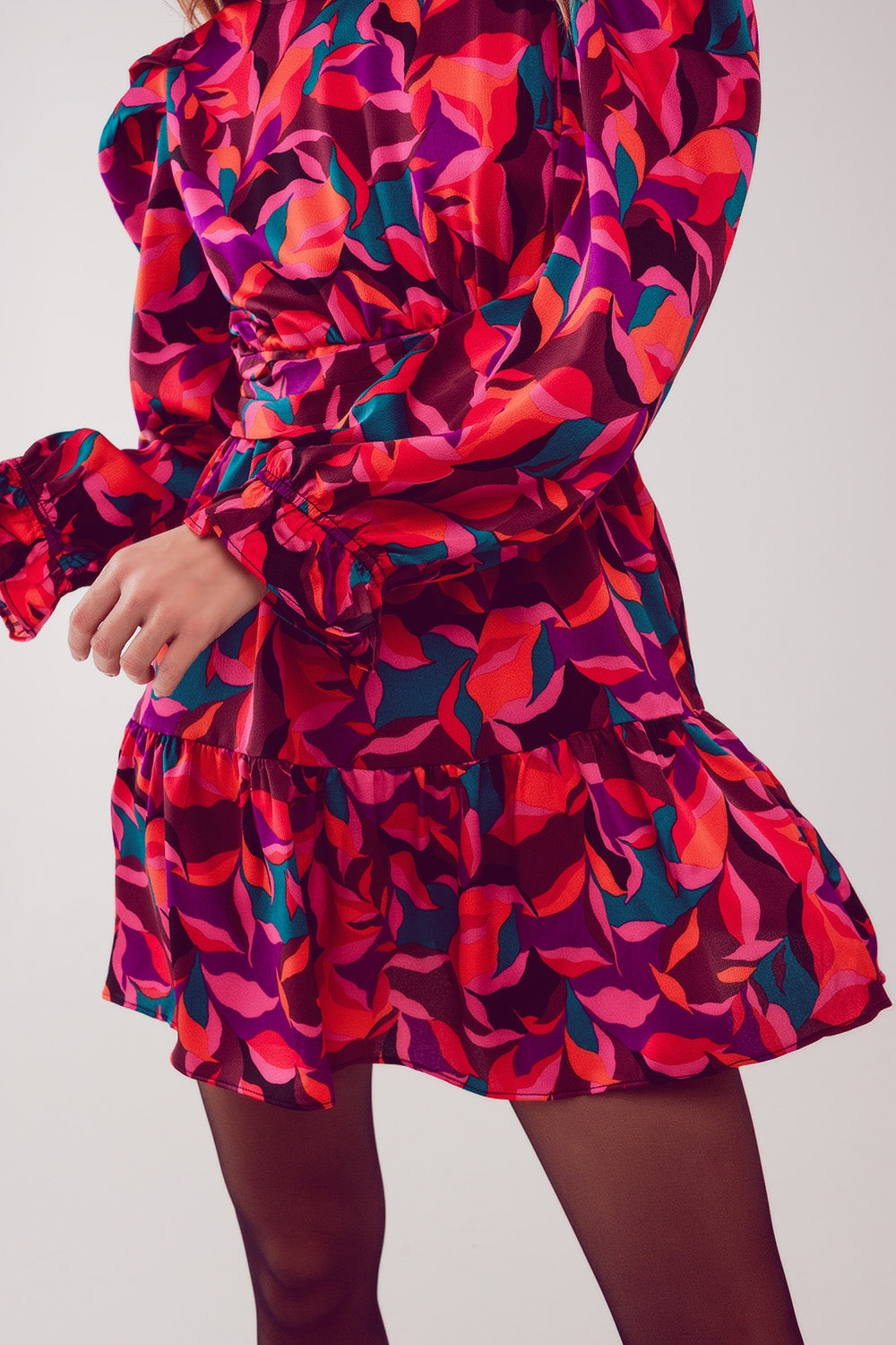 Mini robe fuchsia à manches bouffantes