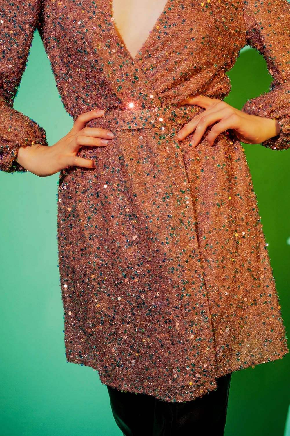 Mini robe portefeuille à paillettes rose