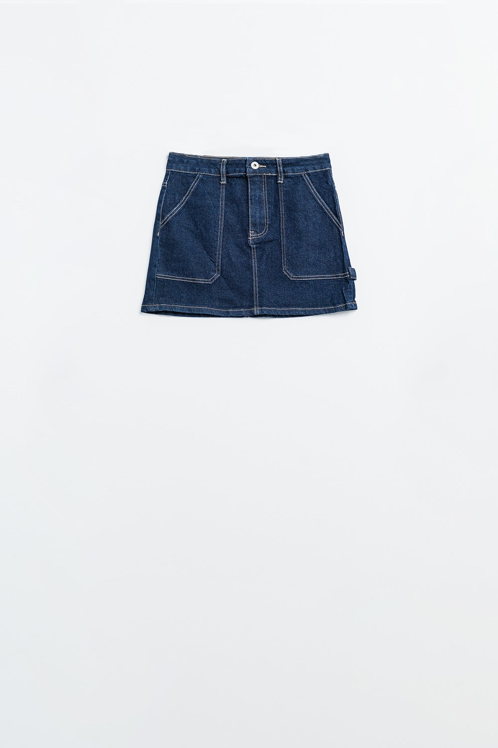 Minijupe en denim foncé avec poches sur le devant