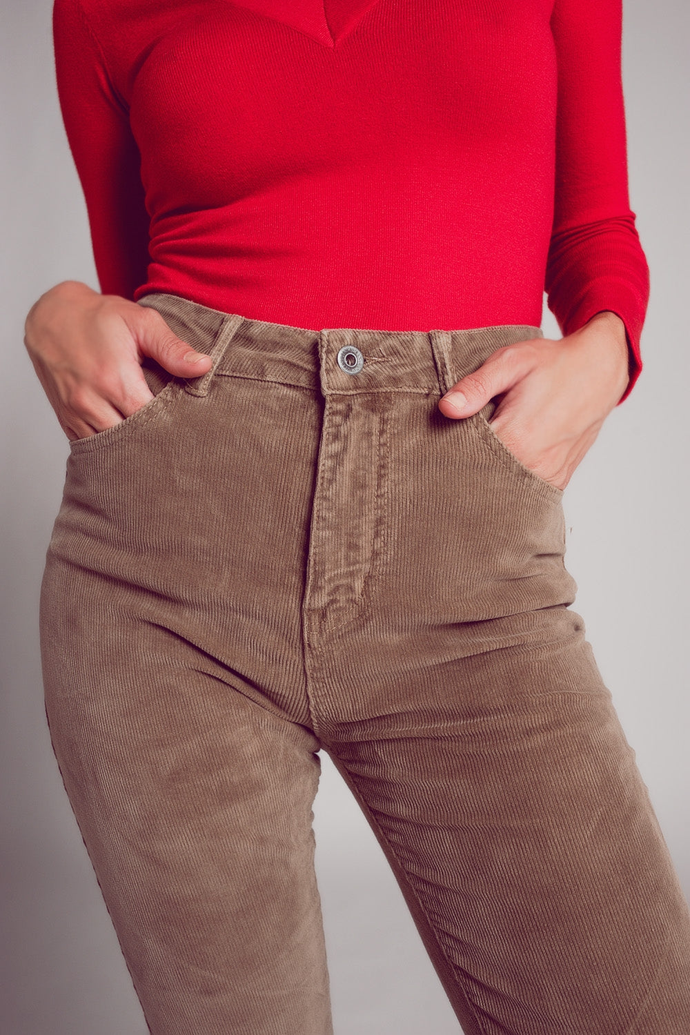 Pantalon ajusté en velours de coton côtelé beige