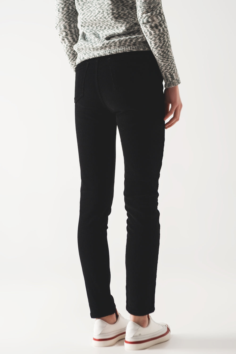Pantalon ajusté en velours de coton côtelé noir