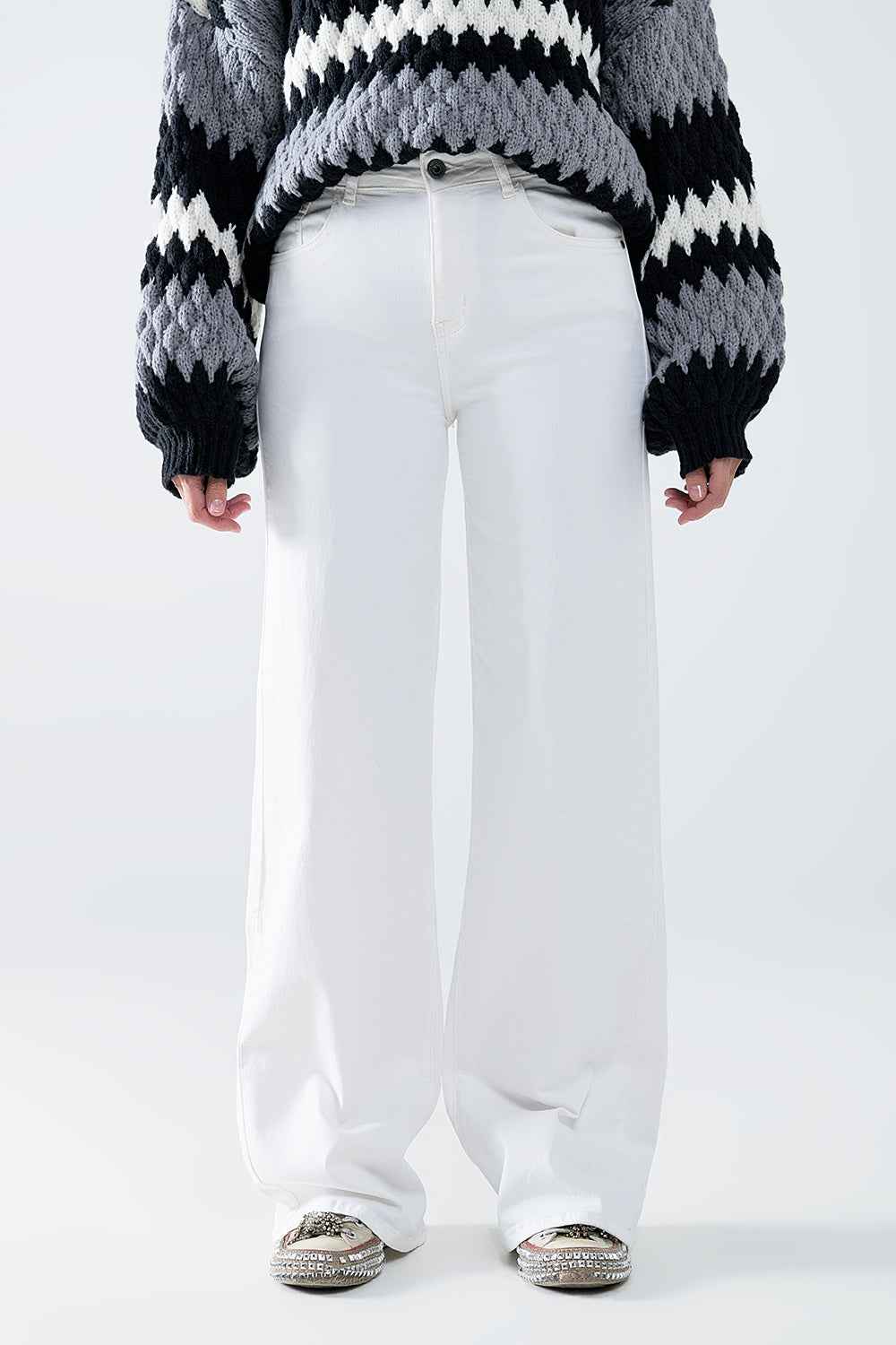 Q2 Pantalon blanc à jambe large et à taille haute