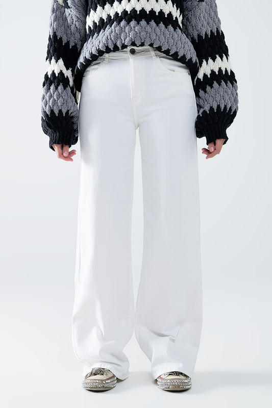 Q2 Pantalon blanc à jambe large et à taille haute