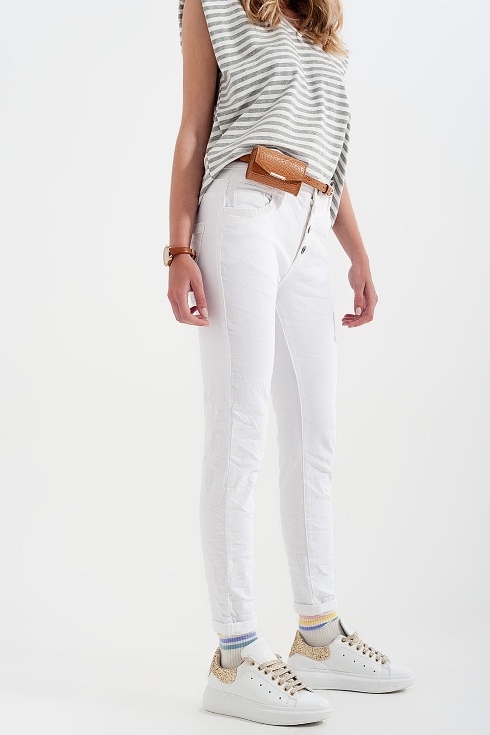 Pantalon boyfriend blanc avec le détail de poche de sequin