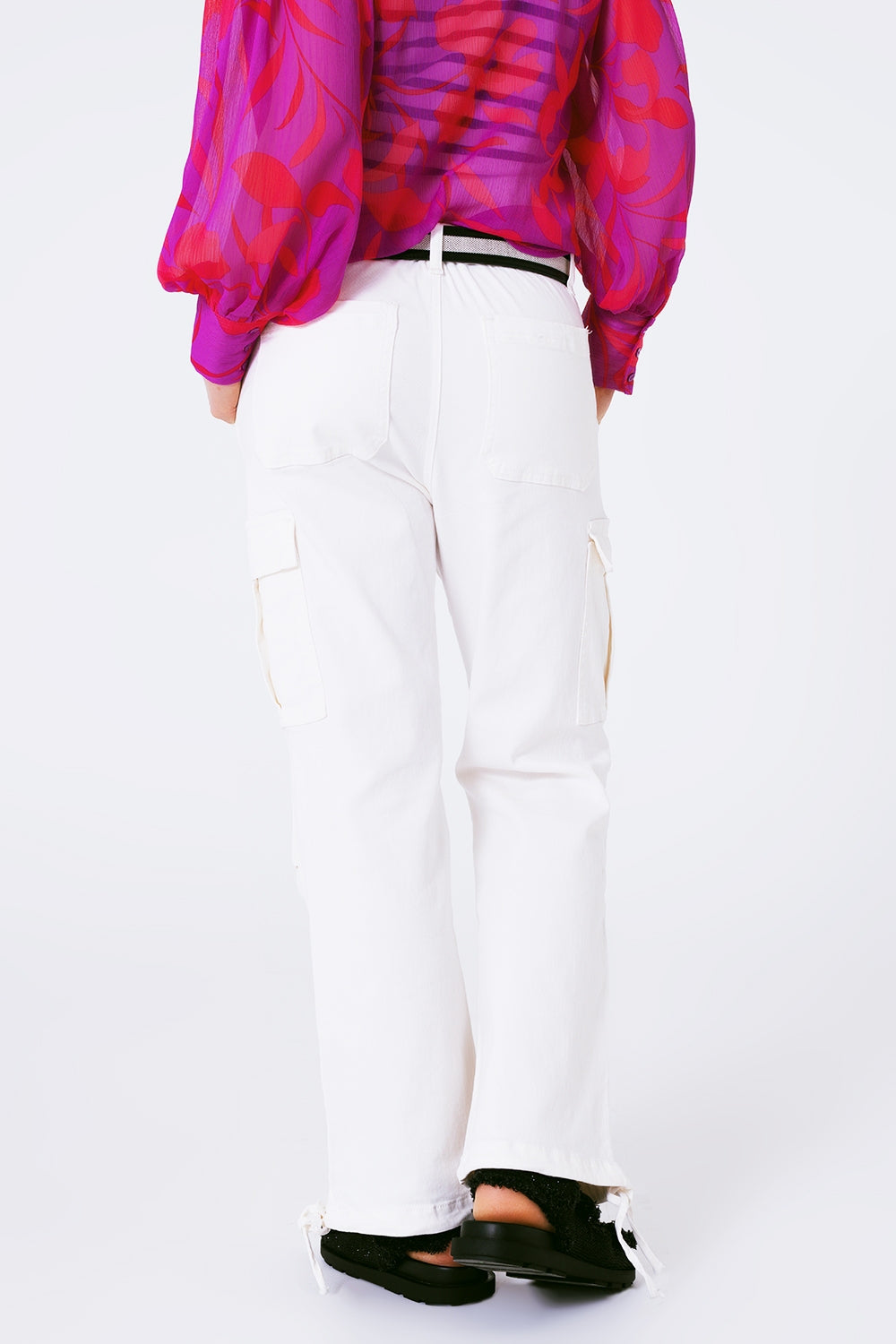 Pantalon cargo à jambes droites en blanc