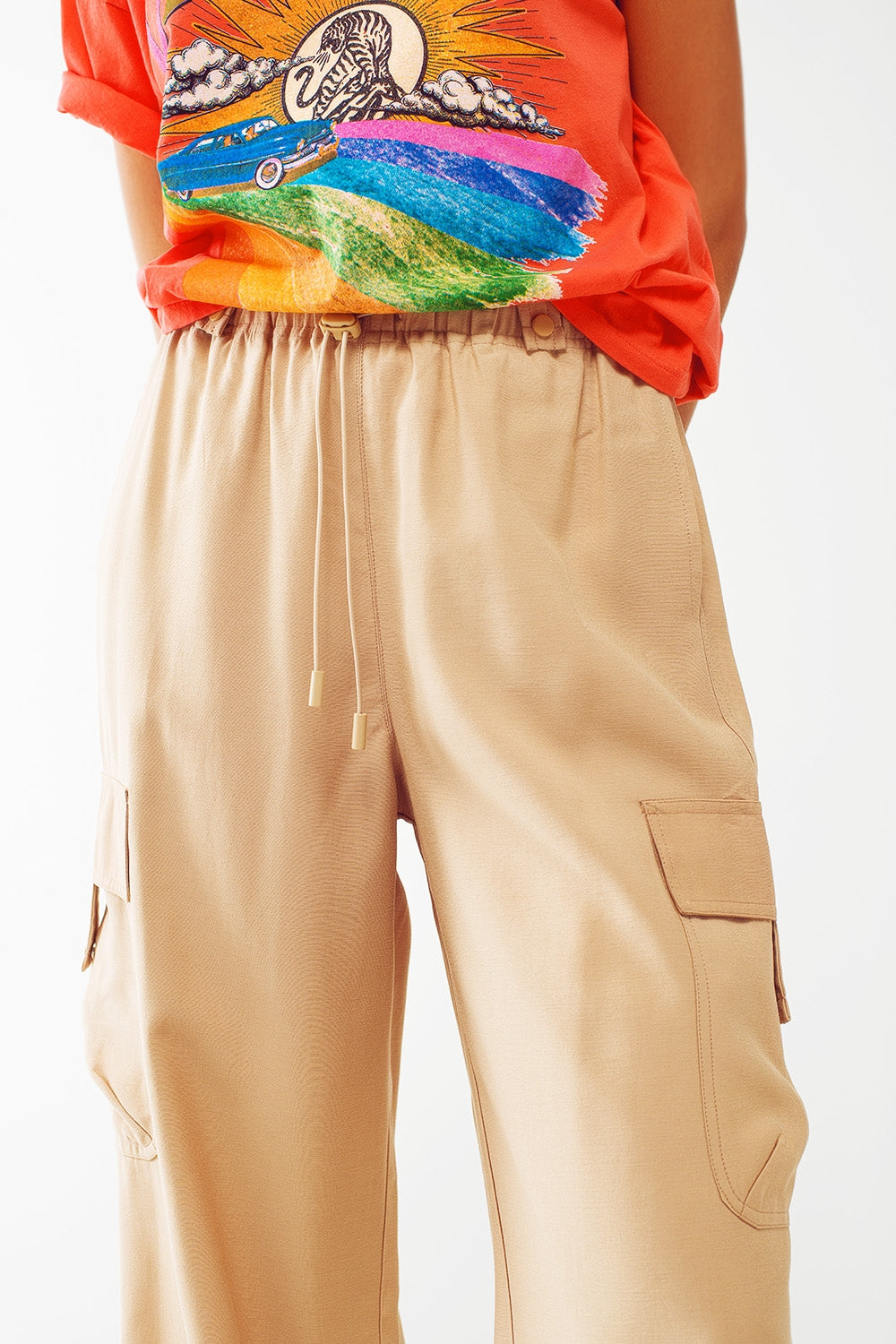 Pantalon cargo décontracté avec cordon de serrage en beige