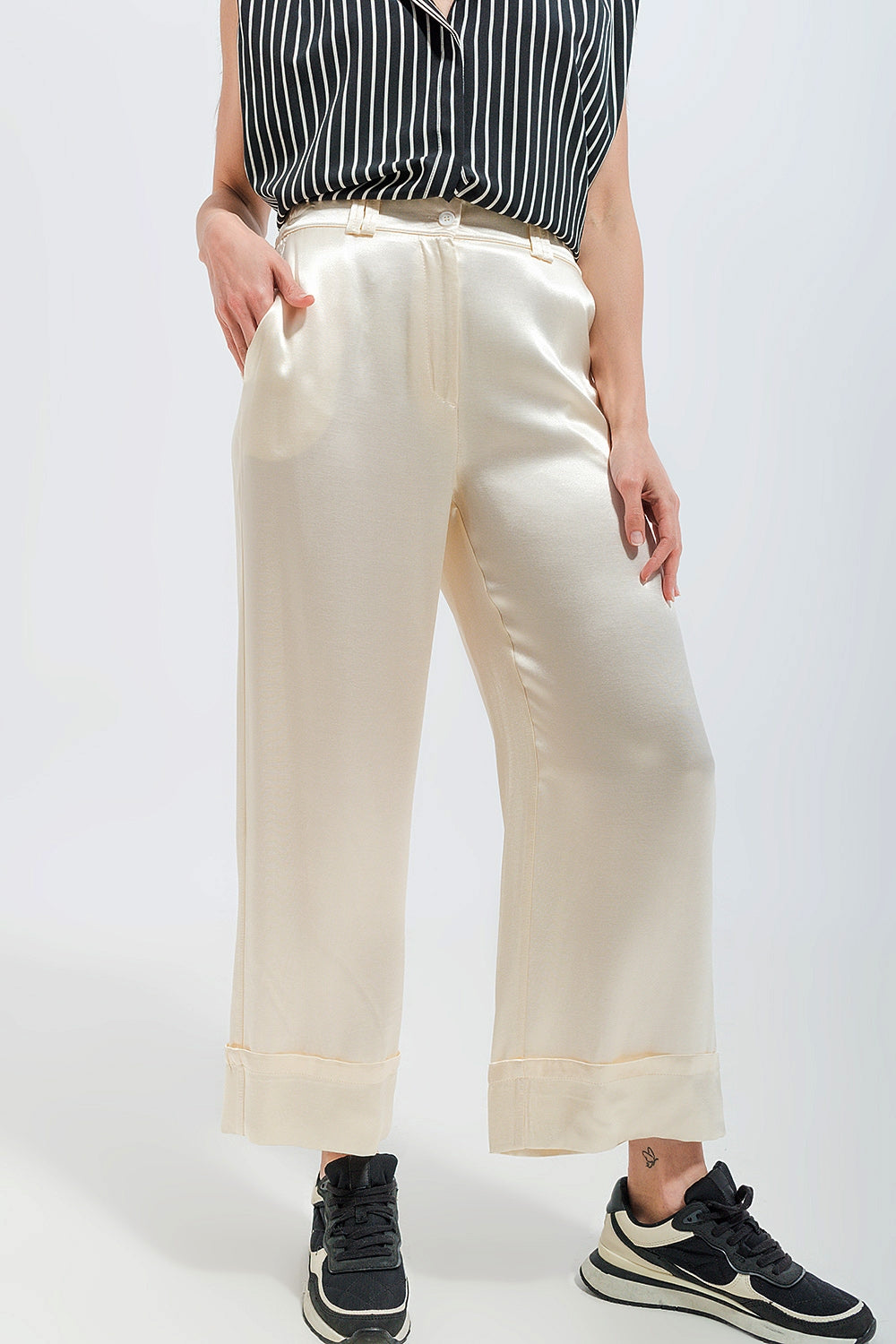 Pantalon de tailleur large en satin couleur crème
