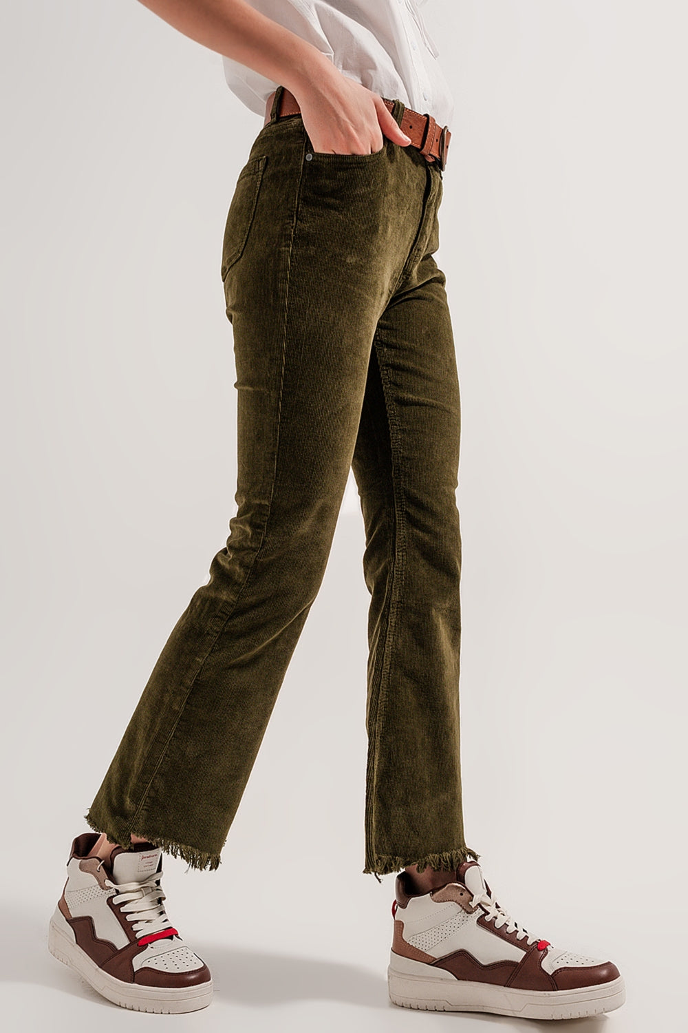 Pantalon évasé en velours côtelé vert