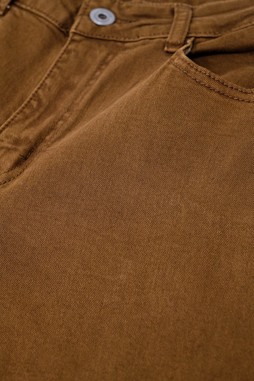 Pantalon large camel avec imprimé léopard au bas de la jambe