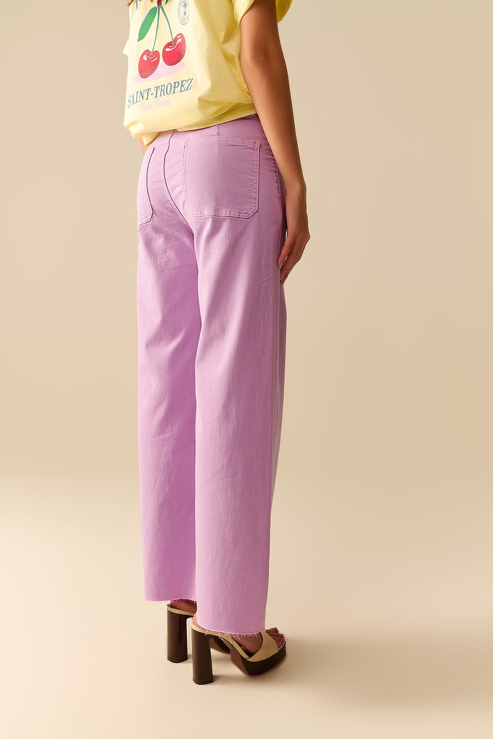 pantalon lilas à jambe droite avec poches avant