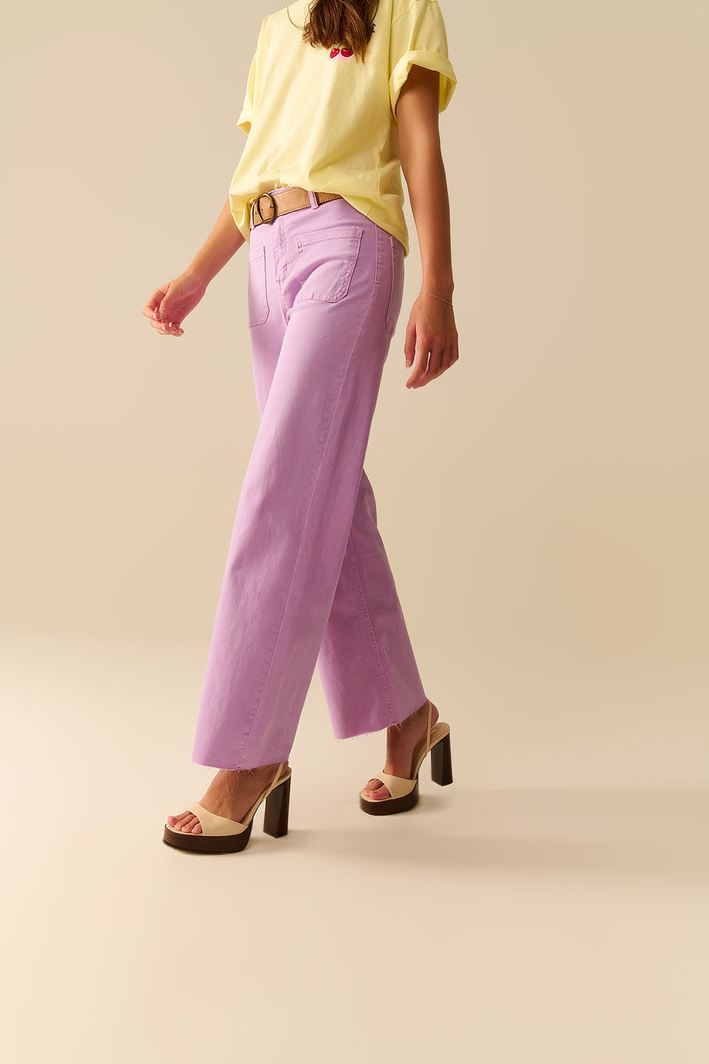 pantalon lilas à jambe droite avec poches avant