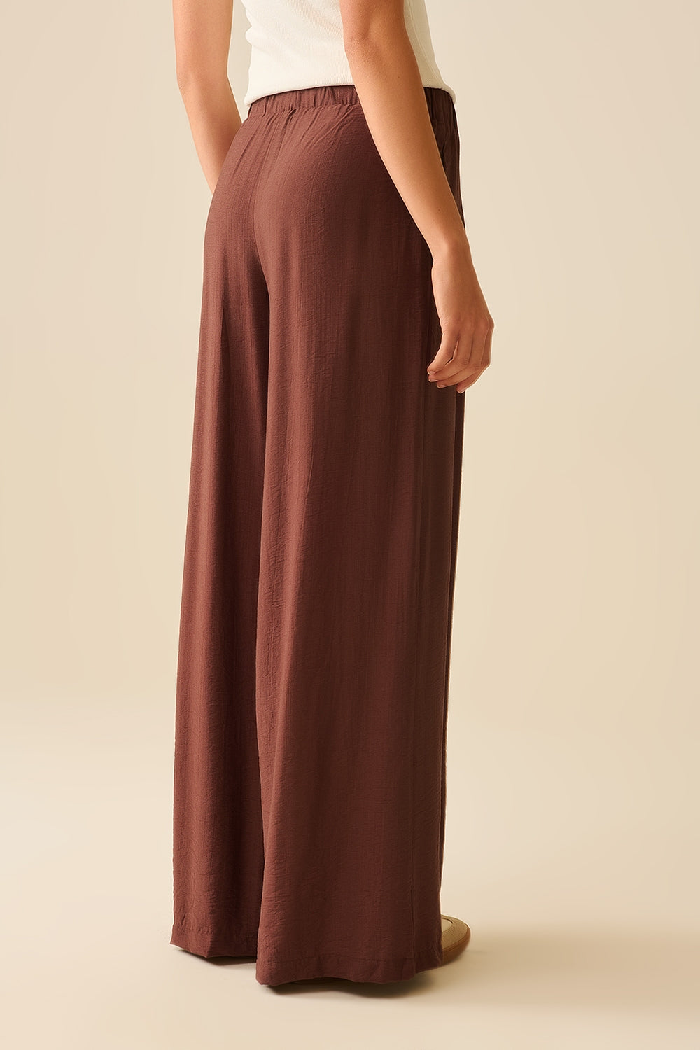 Pantalon marron à jambe large en viscose légère