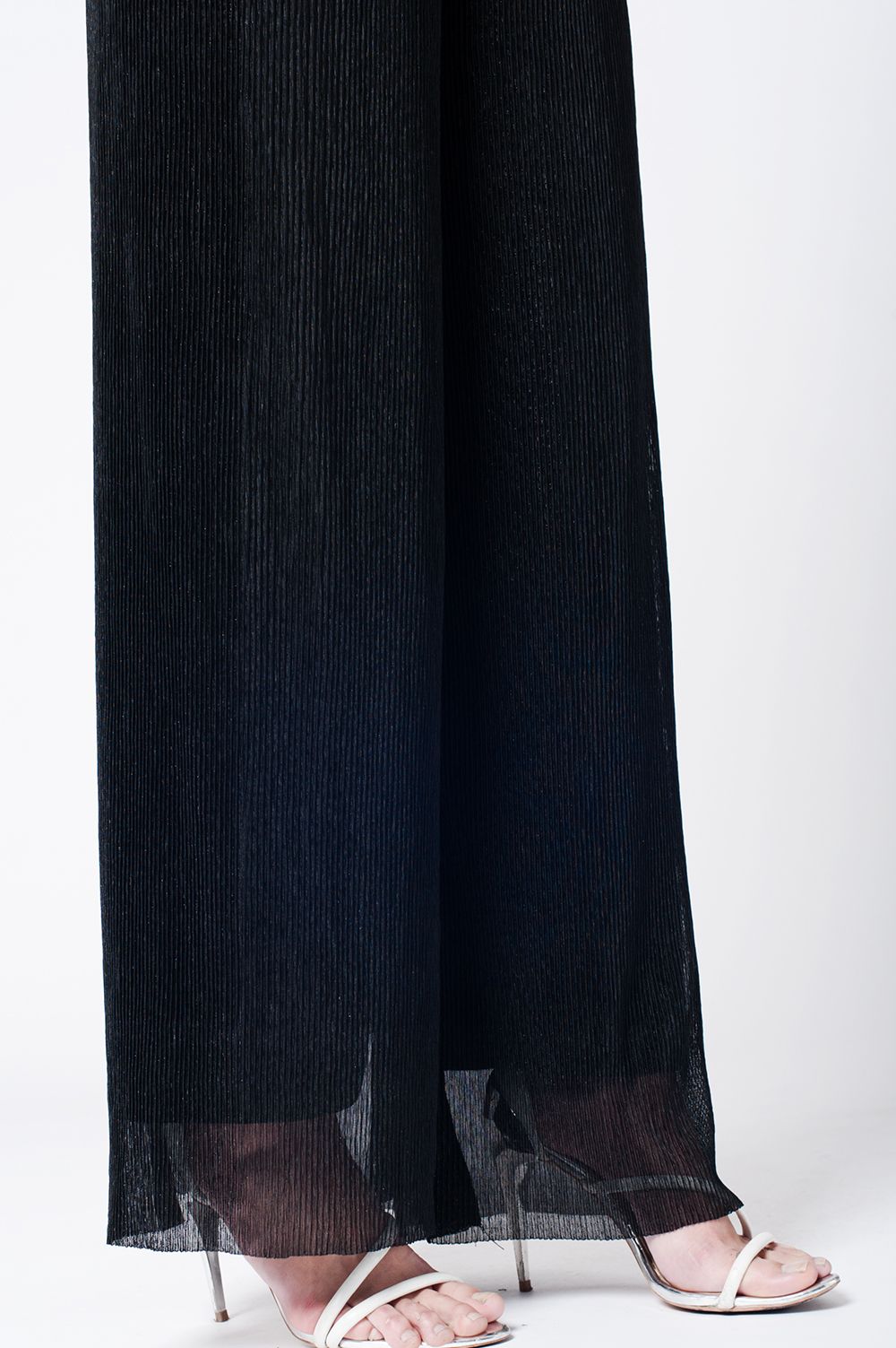 Pantalon noir large plissé à ourlet brut