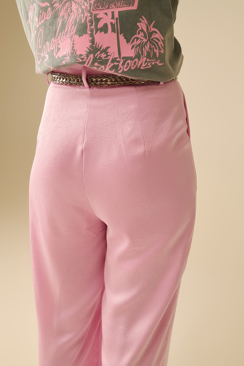Pantalon satin tailleur à jambe large en rose