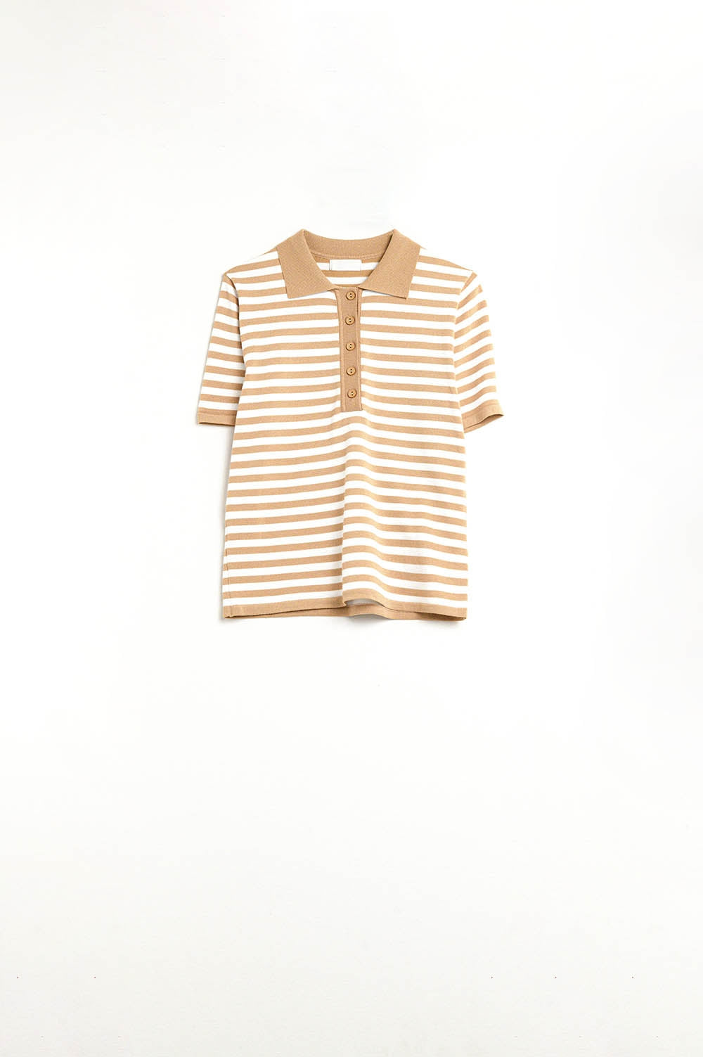 Polo en maille rayée beige et blanc
