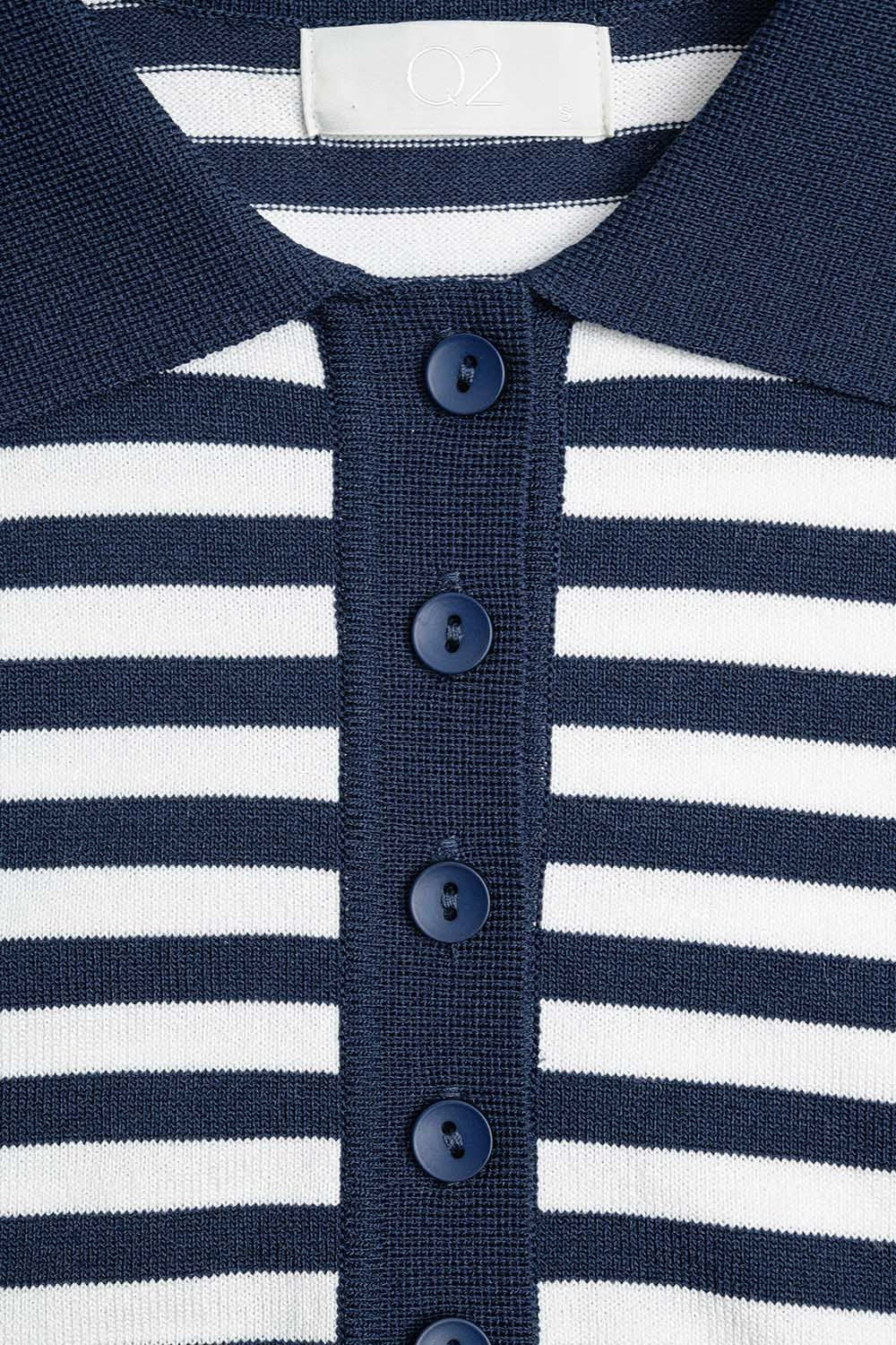 Polo en maille rayée marine et blanche