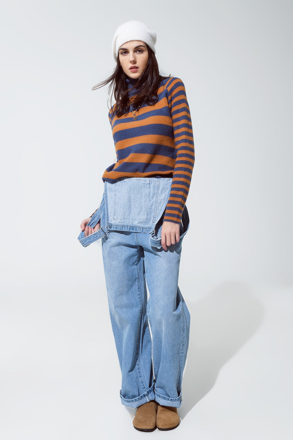Pull à col roulé à rayures en bleu et marron