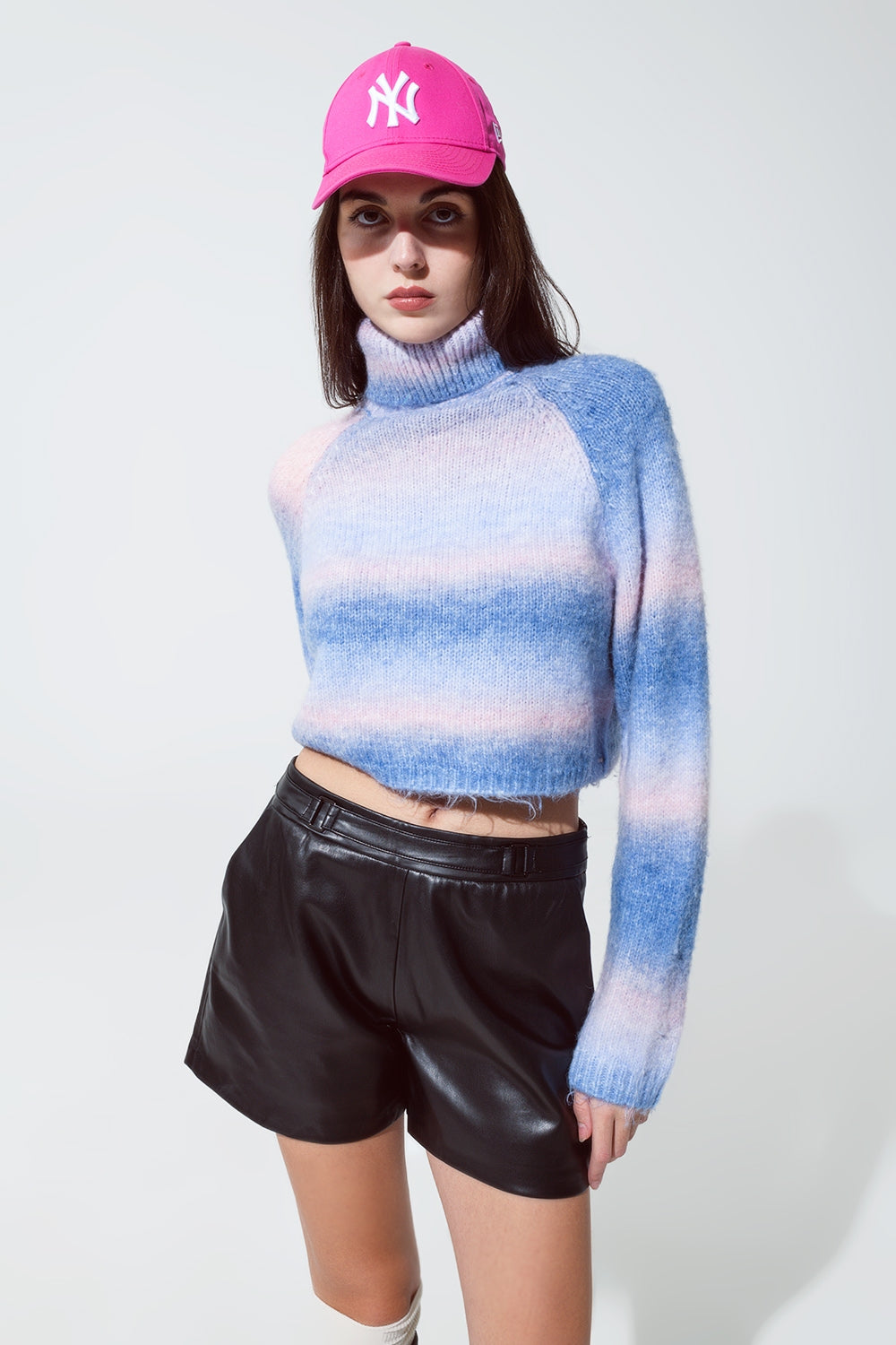 Q2 Pull à col roulé en tricot duveteux en bleu et rose Degrade