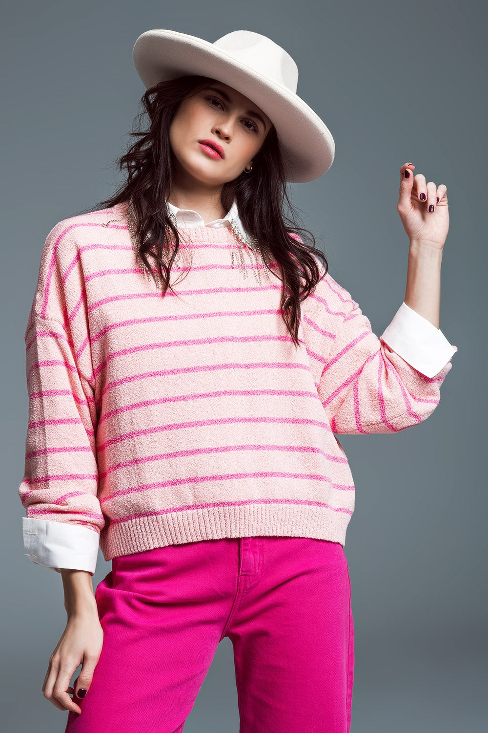 Q2 Pull à épaules tombantes avec rayures fuchsia
