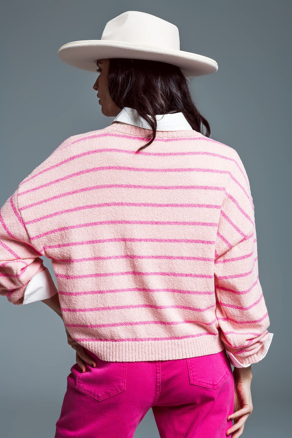 Pull à épaules tombantes avec rayures fuchsia