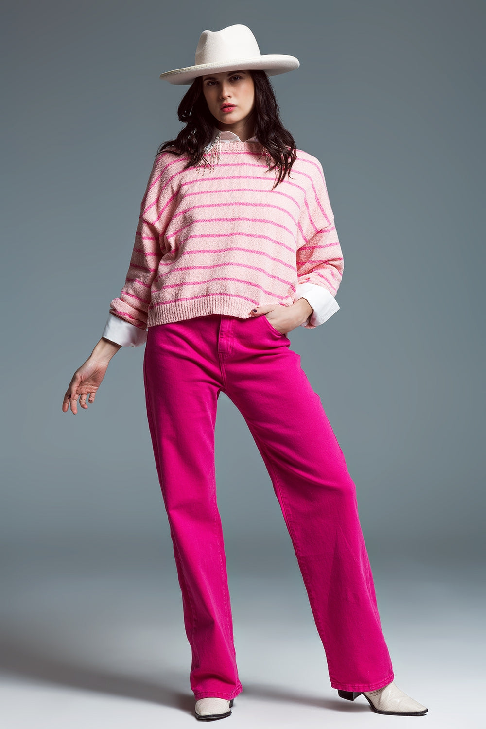 Pull à épaules tombantes avec rayures fuchsia