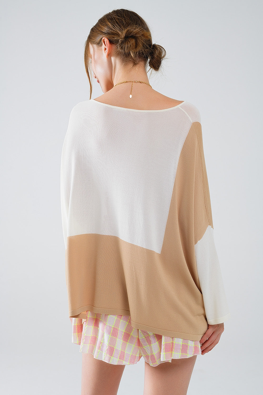 Pull à manches chauve-souris en blocs de couleur blanc et beige