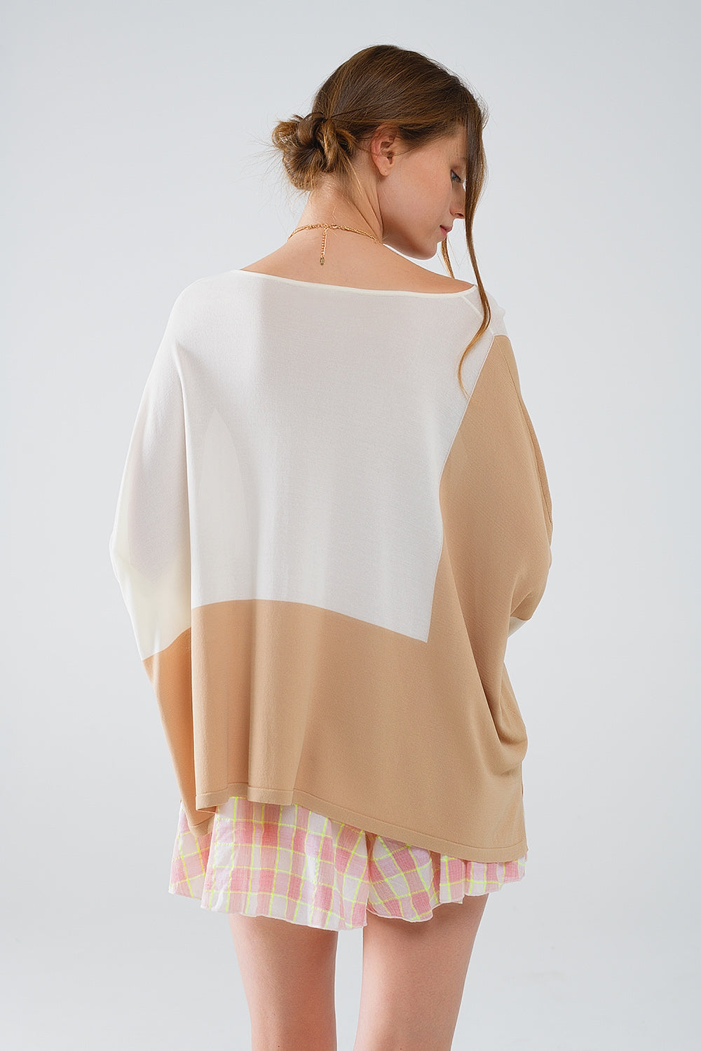 Pull à manches chauve-souris en blocs de couleur blanc et beige