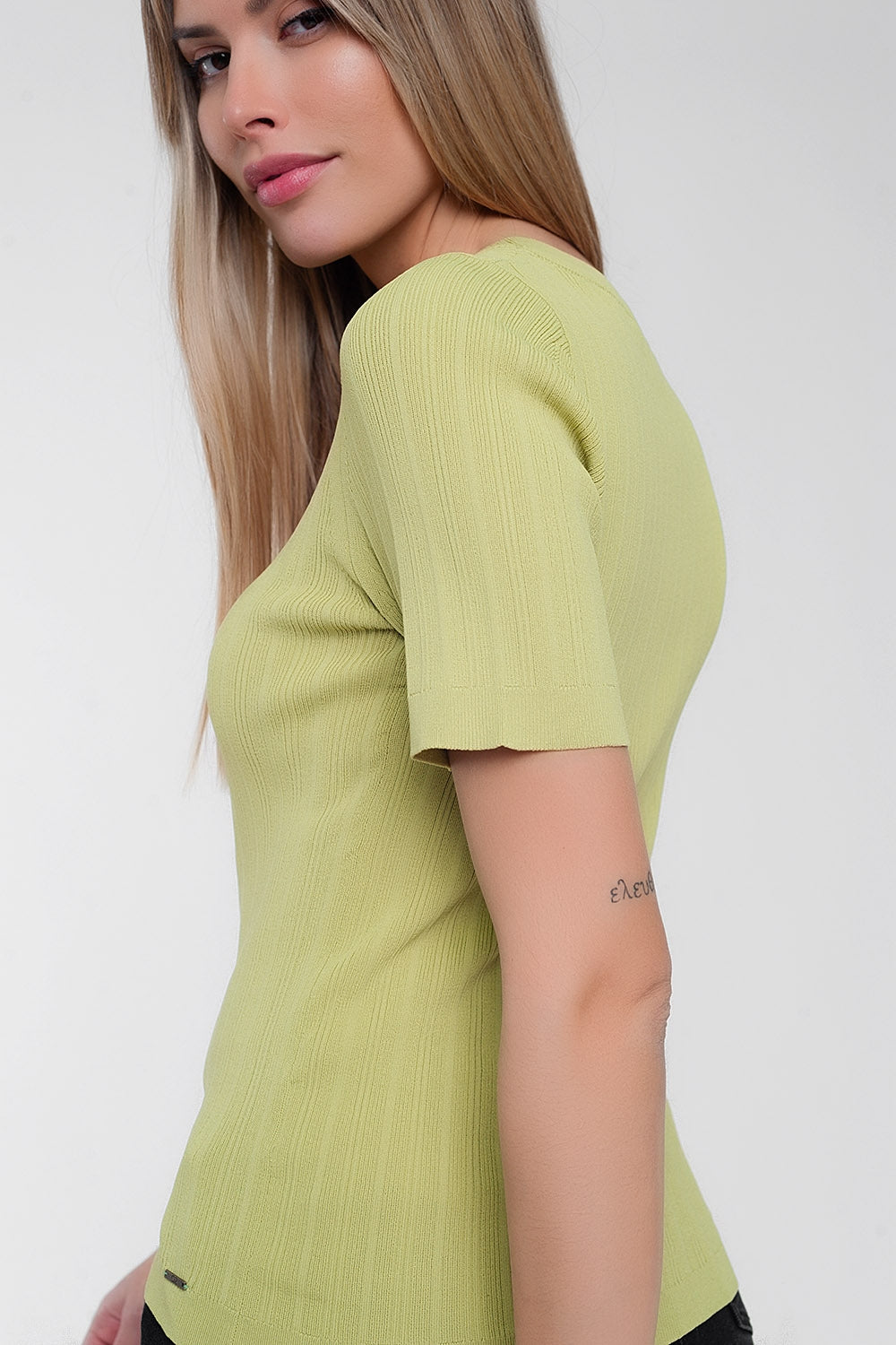 Pull à manches courtes avec encolure dégagée vert