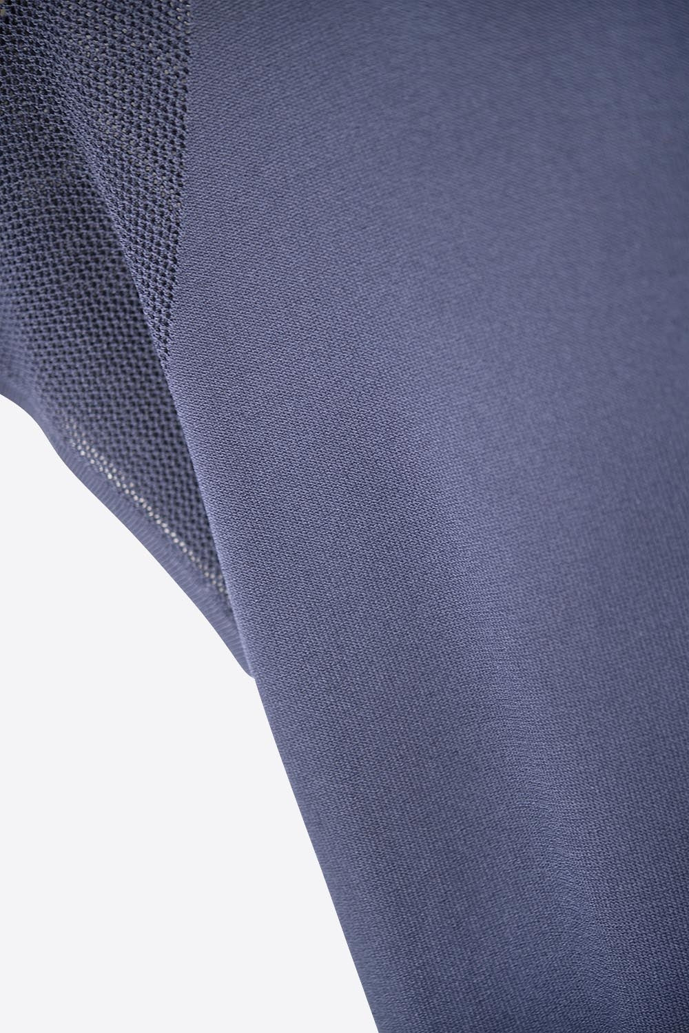 Pull à manches courtes marine avec maille tricotée sur l'épaule