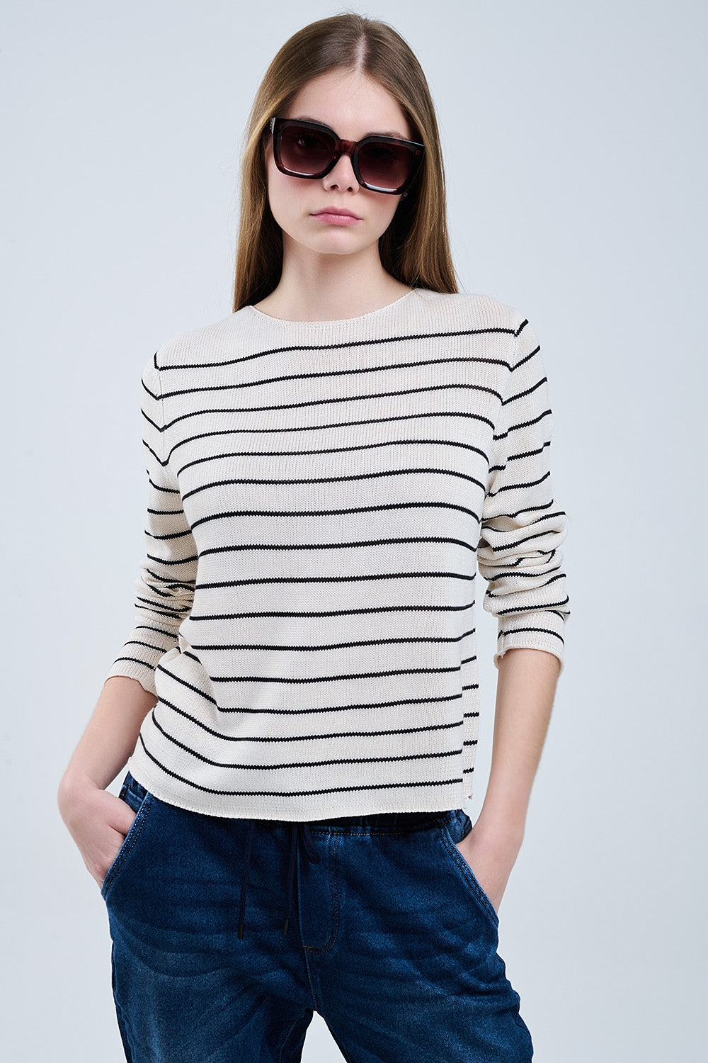 pull beige rayé en tricot fin