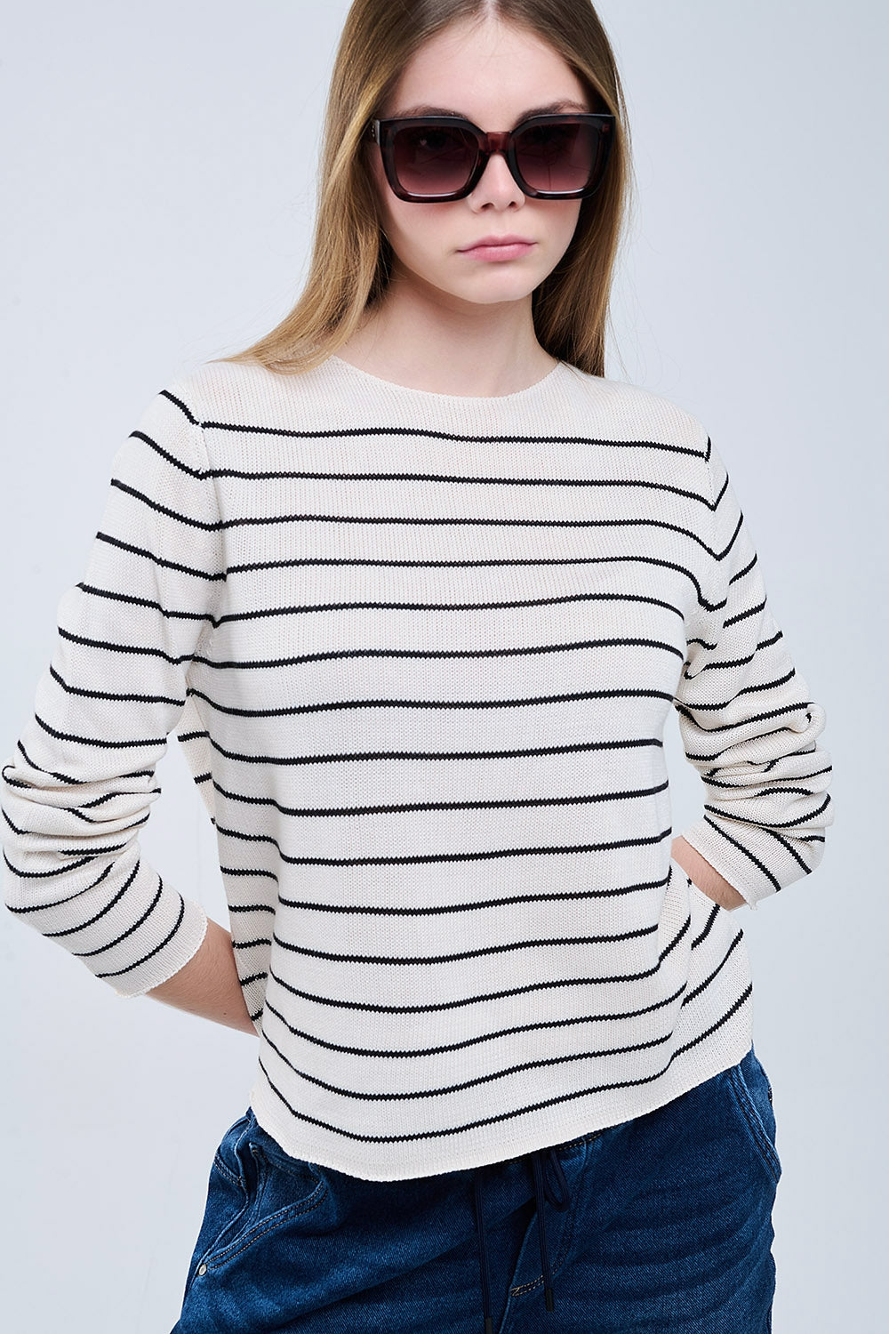 pull beige rayé en tricot fin