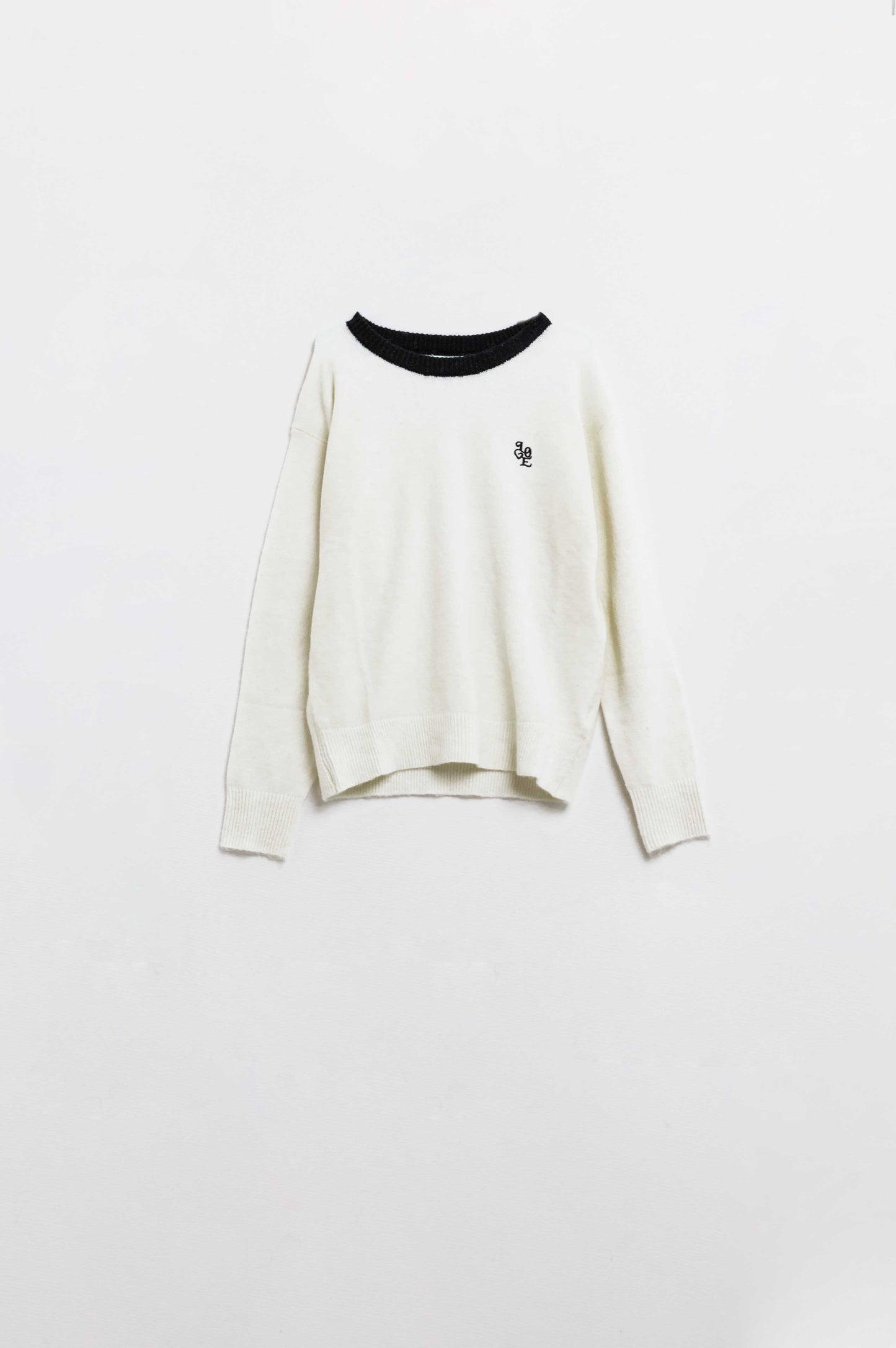 Pull blanc avec col contrasté et logo love sur la poitrine