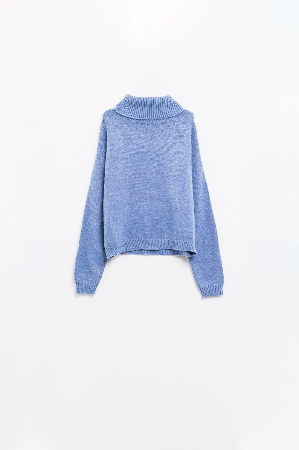 Pull bleu ample à manches tombantes
