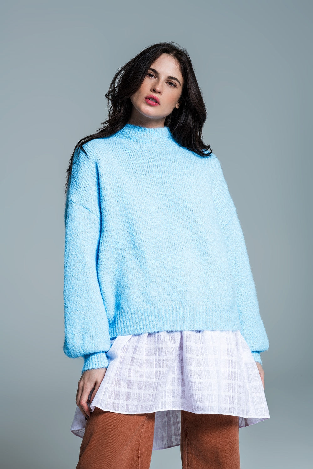 Q2 Pull bleu clair en tricot doux