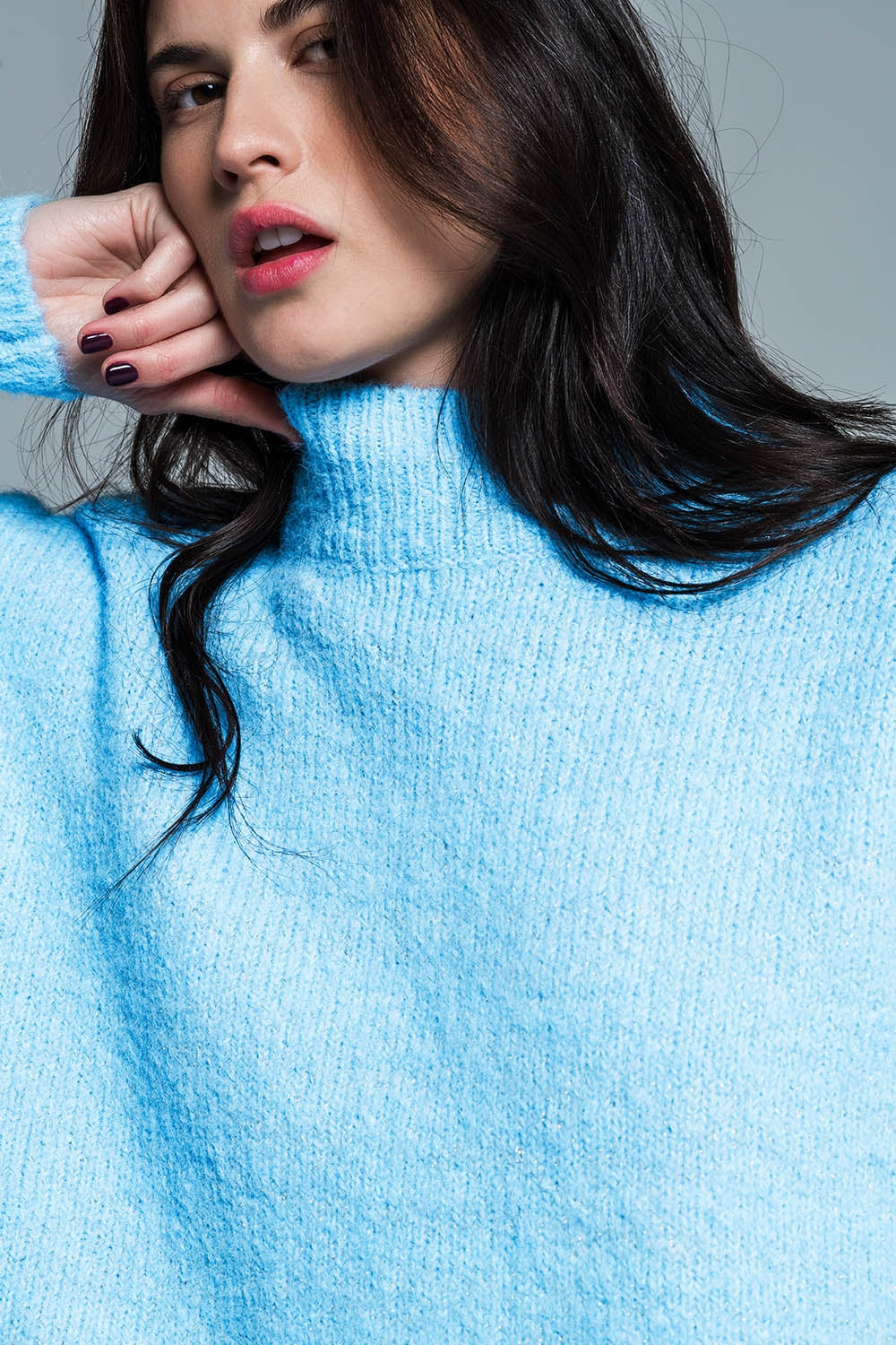 Pull bleu clair en tricot doux