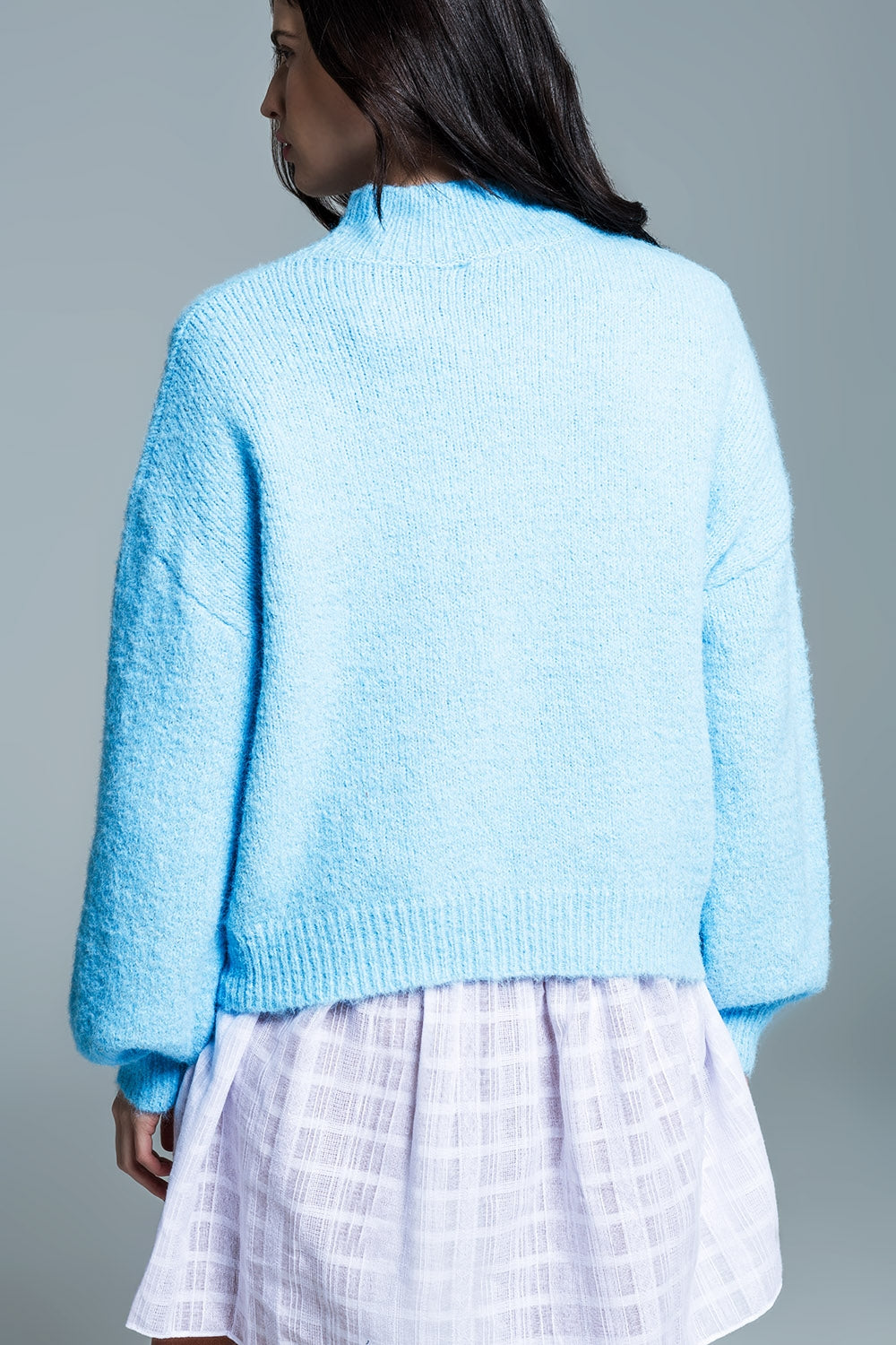 Pull bleu clair en tricot doux