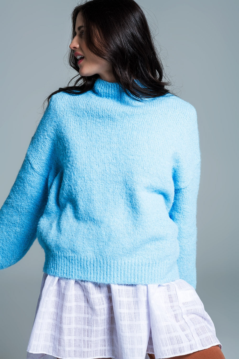Pull bleu clair en tricot doux