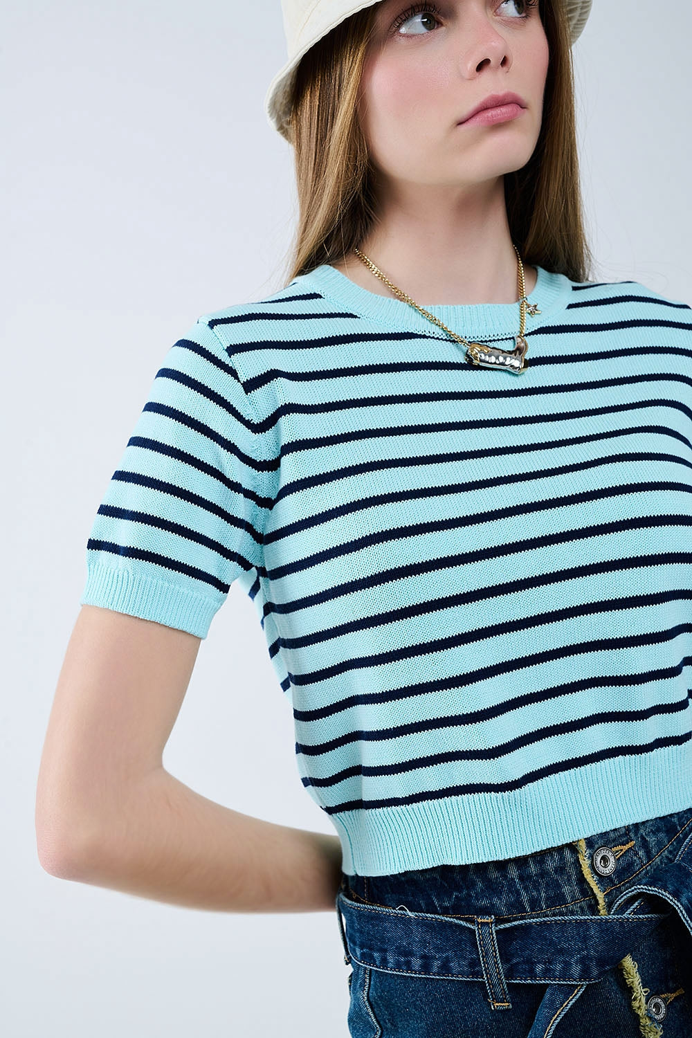 Pull court vert menthe à rayures bleu marine