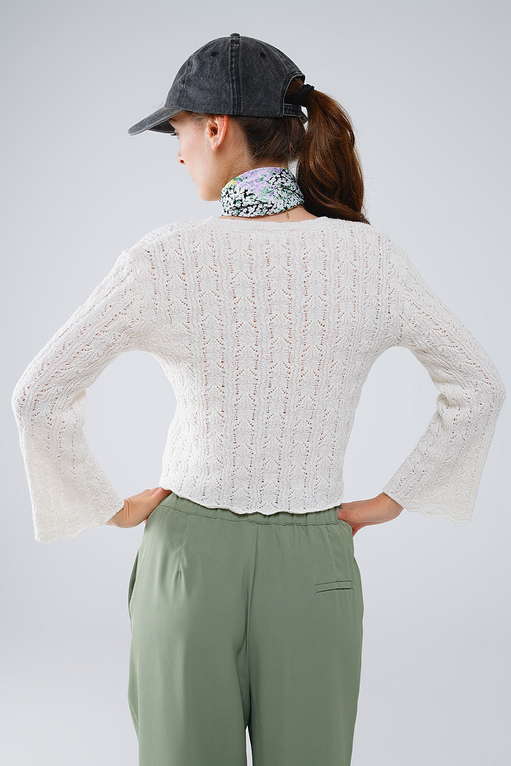 Pull crème à manches évasées