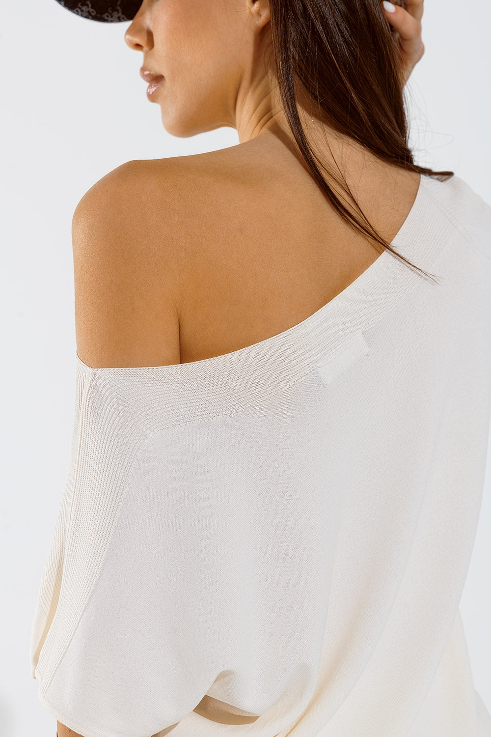 Pull décontracté à épaulettes de couleur crème
