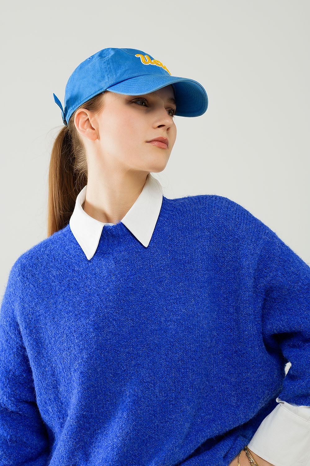 Pull décontracté avec manches françaises et col ras du cou en encre bleue