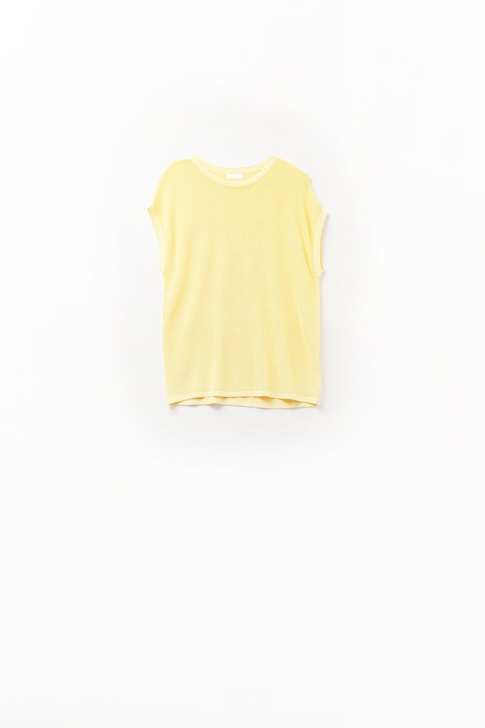 pull en maille à carreaux de couleur jaune