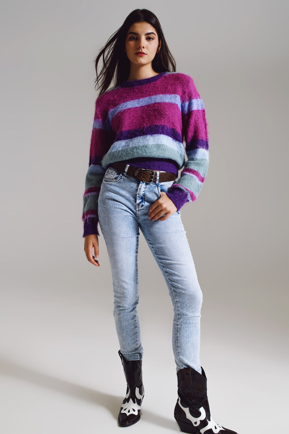 Pull en maille douce et super duveteuse à rayures dans les tons de violet bleu et blanc