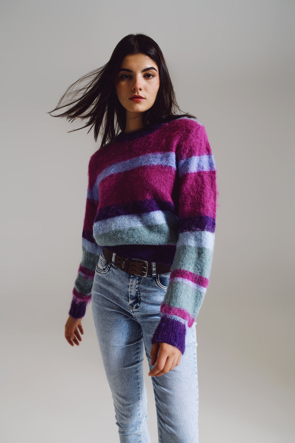 Pull en maille douce et super duveteuse à rayures dans les tons de violet bleu et blanc