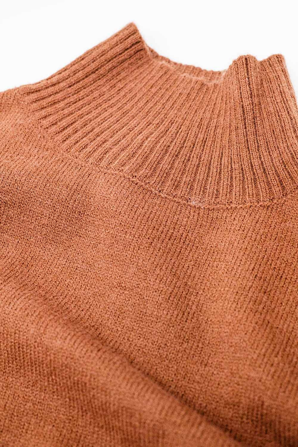pull en maille épaisse à col roulé en camel
