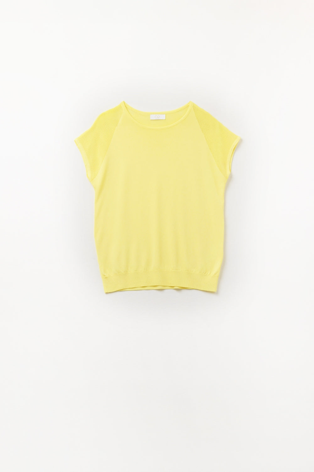 Pull jaune à manches courtes avec maille sur l'épaule