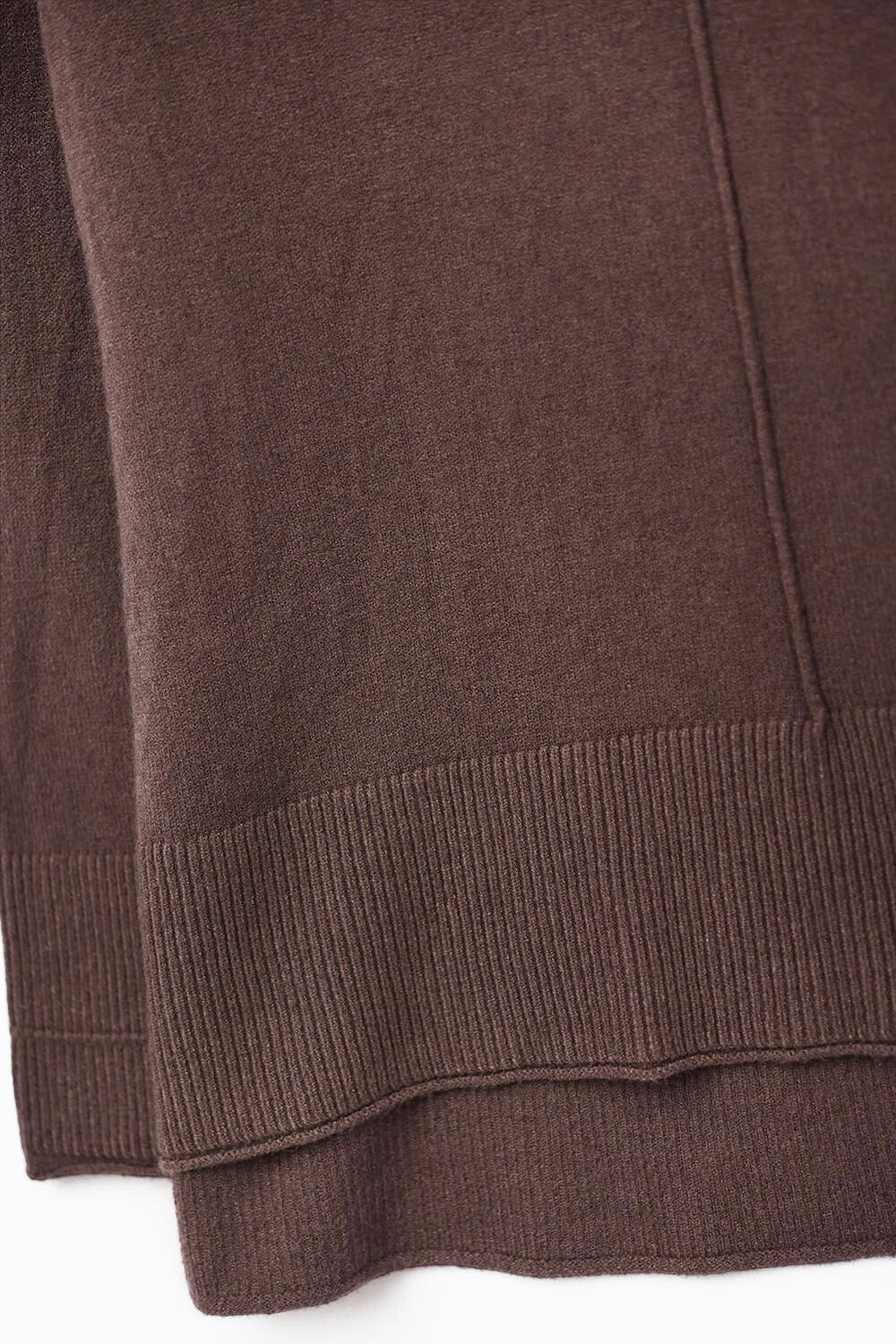 Pull oversize à col roulé en brun