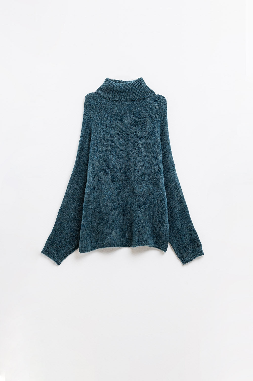 Pull oversize bleu sarcelle avec un col montant et des manches amples