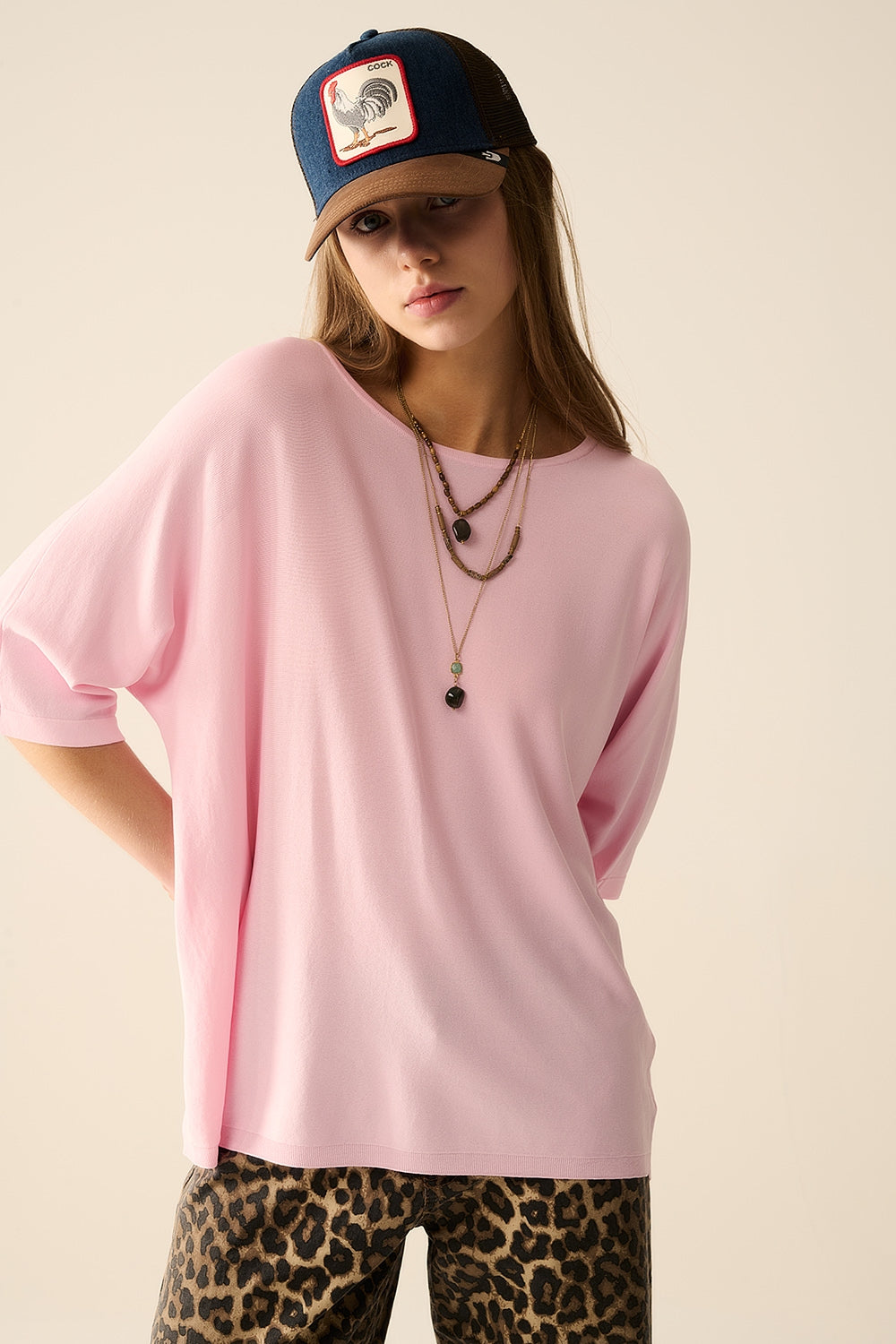 pull oversize en rose avec manches coudées