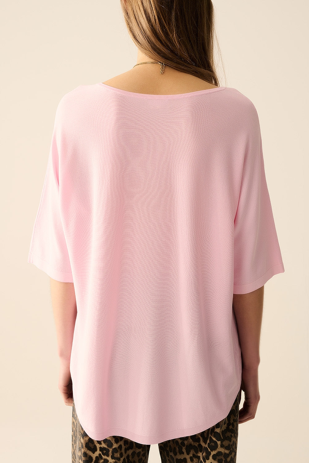 pull oversize en rose avec manches coudées